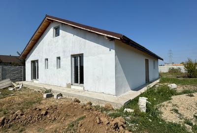 Casa Peris  zona Cocioc  (Nefinalizata) , langa terenul de Golf Bucharest - 1