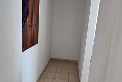 Vanzare Apartament 3 camere , etaj 1, Micro 8, Târgoviște - 9