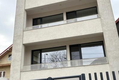 Închiriez apartament 2 camere - 4