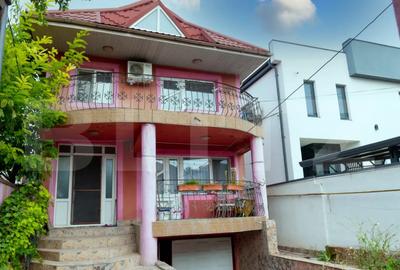 Casa de vanzare, 117 mp, zona Micro 14 - 2