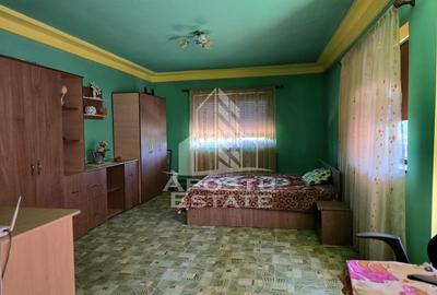 Vila cu piscina, in Curtici. - 13