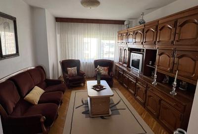 Apartament cu 3 camere decomandat, mobilat în Ultracentral