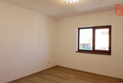 Duplex cu 5 camere si teren de 300 mp in Dumbravita la cheie - 11