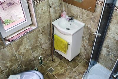 Apartament cu 2 camere, centrală proprie, la parter – Str. Cocorilor - 7