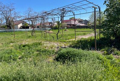 Teren Construcții intravilan de 2055 mp, în Tuzla