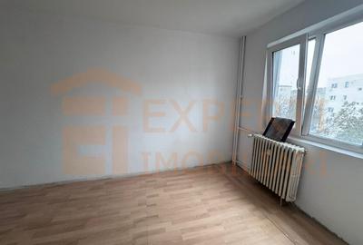 Apartament cu 2 camere semidecomandat în Groapa