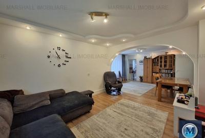 Casă cu 8 camere în Bucov