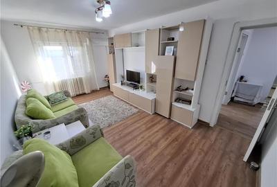 Apartament cu 2 camere decomandat, mobilat în Central