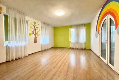 Casa spațioasă, cu spațiu comercial, locuri de parcare - Aradului Vest - 1