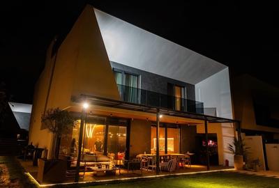 Casă individuală cu 5 camere în Central