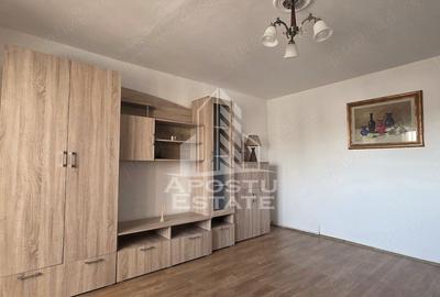 Apartament cu 4 camere decomandat, mobilat în Dâmbovița