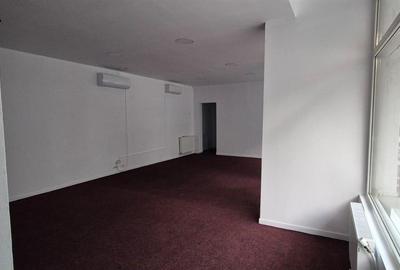 Spatiu comercial de inchiriat, 57 mp,  in zona Pub Henessy''s - 7