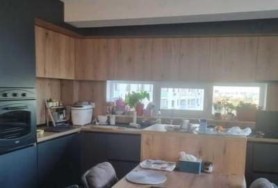Apartament cu 4 camere decomandat, mobilat în Viilor