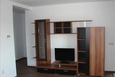 Apartament cu 2 camere decomandat, mobilat în Periferie