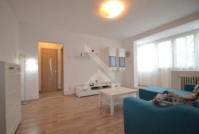 Apartament cu 3 camere semidecomandat, mobilat în Drumul Taberei
