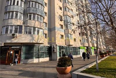 {Aparatorii Patriei} Apartament cu 3 camere, decomandat - 74 mp - - 1