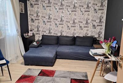Apartament cu 3 camere decomandat în Titan