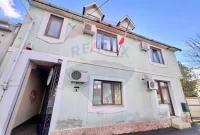 De vânzare casă cu 12 camere, în zona Decebal - 8