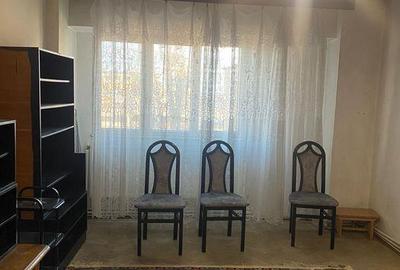 Garsonieră decomandată în Independenței