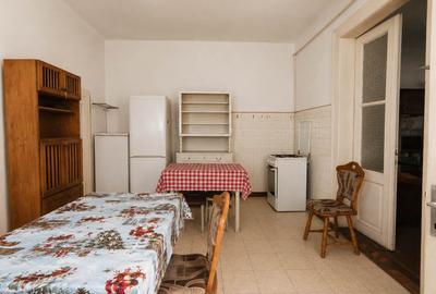 De vânzare | Casă renovabilă cu teren 601 mp | Gruia – zona 7 Străzi - 8