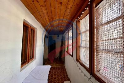 Apartament la casă, 2 camere + curte proprie, 85 mp – Str. C.D. Fortunescu - 5