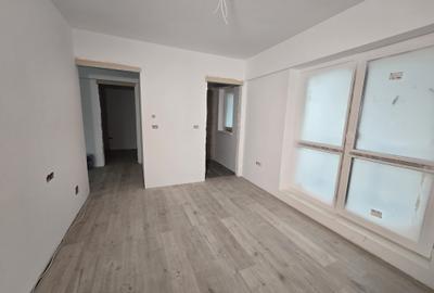 Apartament cu 3 camere decomandat în Galata