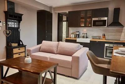 Apartament cu 3 camere decomandat, mobilat în Central