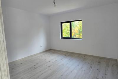 Casă Individuală Cuplată, 4 camere , Stradă asfaltată , Toate utilitățile - 14