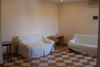 Inchiriere apartament 4 camere Cotroceni Medicina metrou Eroilor imobil 1970 - 2