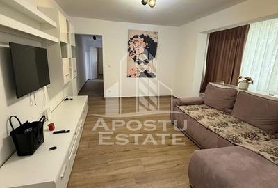 Apartament cu 4 camere semidecomandat, mobilat în Tipografilor