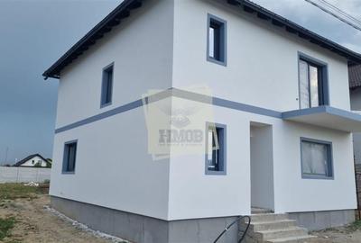 Casă individuală cu 4 camere în Cristian