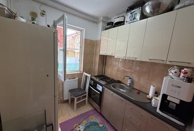 Ap 3 camere - rezultat din alipirea a 2 garsoniere - 62 mp - parter - 13