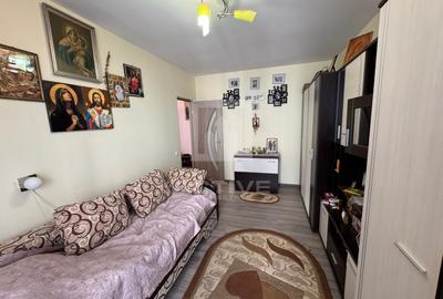 Apartament cu 3 camere  || str Florilor - 4