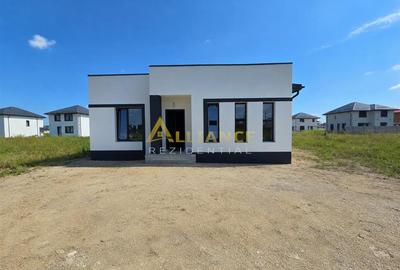 Casa parter- 100m de autobuz- 470mp teren- placa de beton - 1