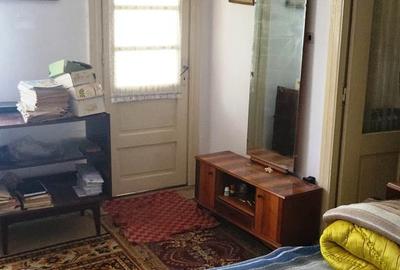 Casă cu 3 camere, garaj și anexe, teren 540 mp, zonă liniștită, fără trafic - 4