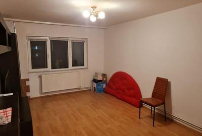 Apartament 2 camere, Racadau, etaj intermediar - 3