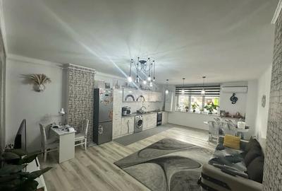 Apartament cu 3 camere decomandat, mobilat în Ampoi 3