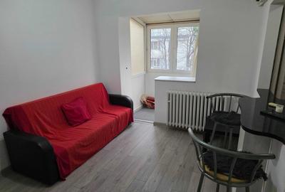 Apartament cu 2 camere semidecomandat, mobilat în Băneasa