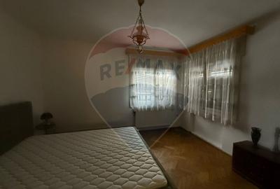 Casă / Vilă cu 6 camere de vânzare - 6