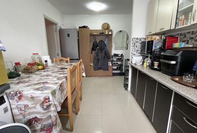 Apartament cu 3 camere decomandat în Gheorghe Lazăr