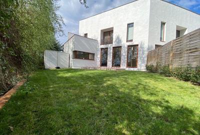 Apartament deosebit cu curte proprie si 2 locuri de parcare - 1