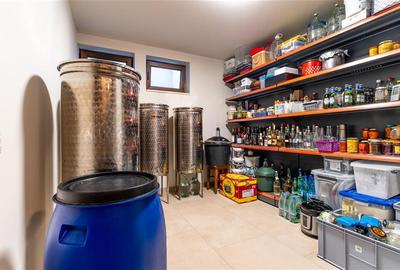 Casa cu dotari premium si finisaje de calitate ,Demisol +Parter+Etaj situata in - 26