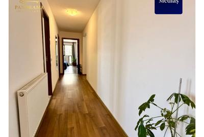 Apartament la etajul 1 cu terasa de 21.5 mp, situat în zona centrală - 4