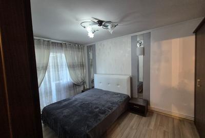 Apartament cu 3 camere decomandat, mobilat în Torontalului