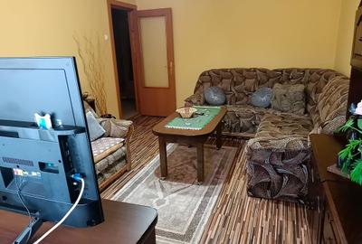 3 camere decomandate , centrala pe gaze, mobilat ,zona Dacia , pozitie excelenta - 2