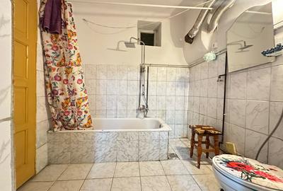 Apartament 2 camere + teren + garaj, Str. 9 Mai - 3