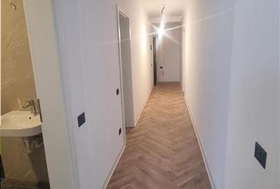 Penthouse de 3 camere zona Tractorul - 8