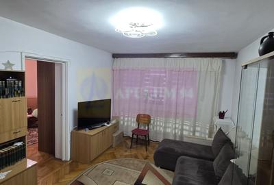 Apartament cu 3 camere de vanzare in Campina - 2