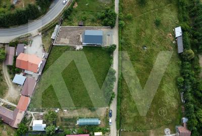 Teren intravilan 2000 mp - Tocile, vedere panoramică spre munte și pădure - 5