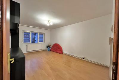 Apartament cu 2 camere decomandat, mobilat în Răcădău